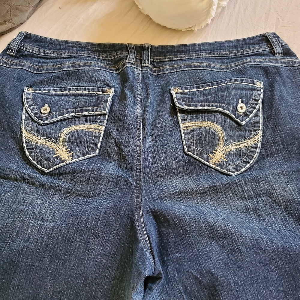 Dark Blue Women's Denim Shorts with Embroidered Back Pockets